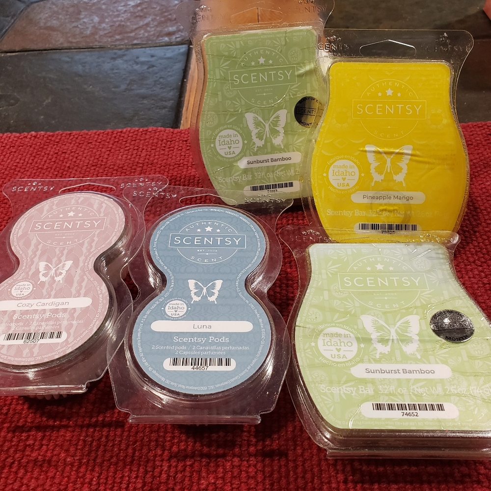 Scentsy Scent Pods in Pink, Blue, Green, and Yellow